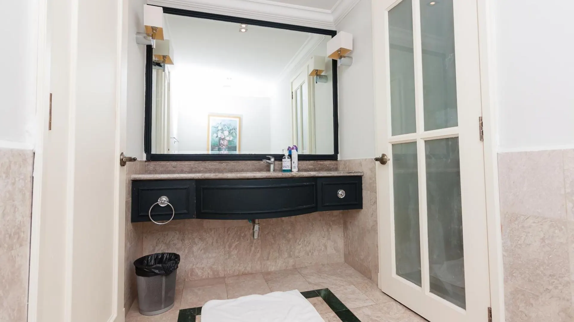 Suites At Timessquare By Plush Kuala Lumpur Apartment